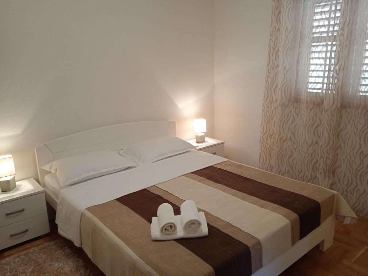 Apartments Aferdita Račišće Eksteriør billede